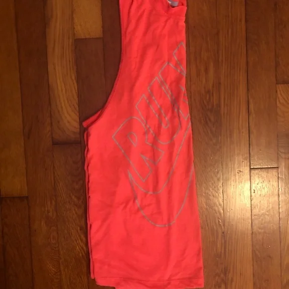 Hot pink Nike muscle tank - Picture 2 of 3